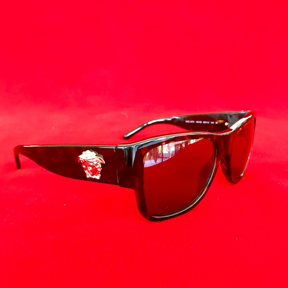 Versace Men's Tortoise Shell Polarized Sunglasses - Picture 3 of 8